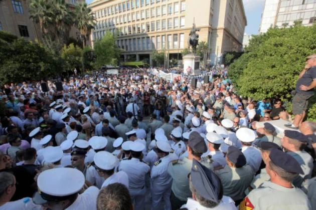 Αναδρομικά χιλιάδων ευρώ θα πάρουν Στρατιωτικοί, Αστυνομικοί, Λιμενικοί και Πυροσβέστες – Πίνακας με τα ποσά ανά βαθμό